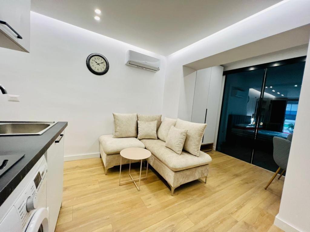 Come&Recome Tirana Apartments ภายนอก รูปภาพ